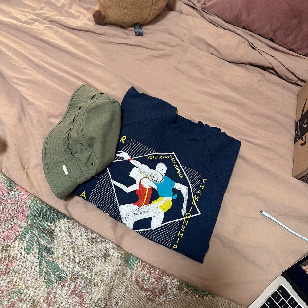 Vintage Navy Graphic Crewneck Sweater - Picture 3 of 7